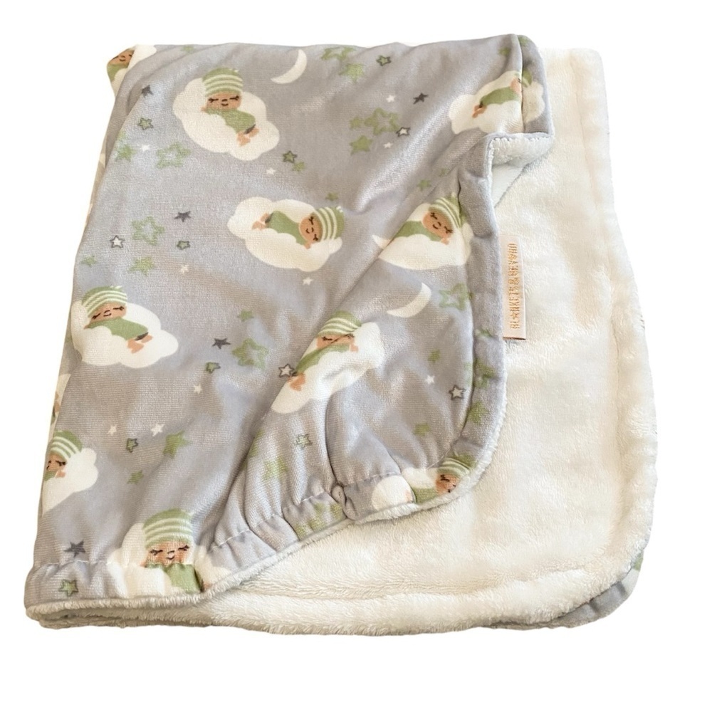 Blankets & Beyond Sleeping Babies Blanket Green Gray White Sherpa Soft Throw